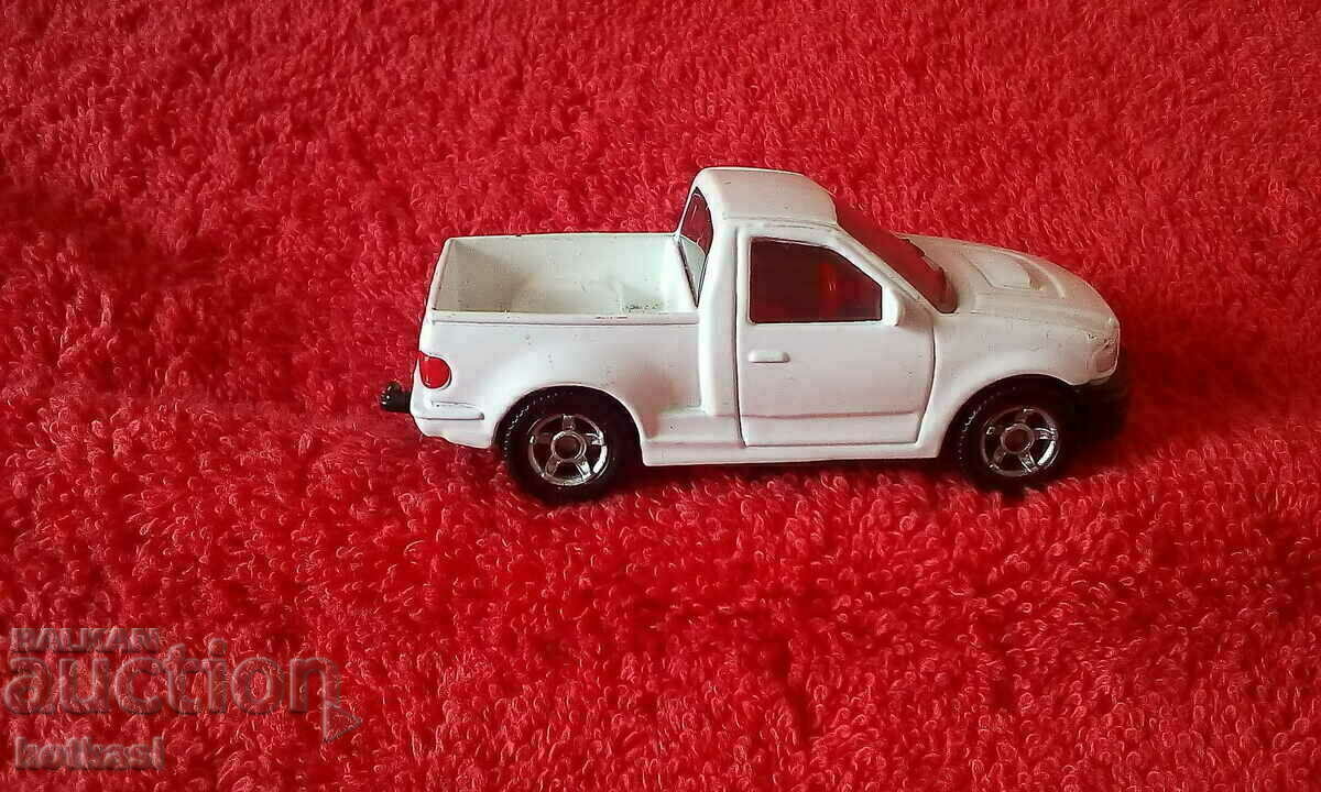 Delivery of Small metal car model siku Ranger Delivery of Small metal car model siku Ranger