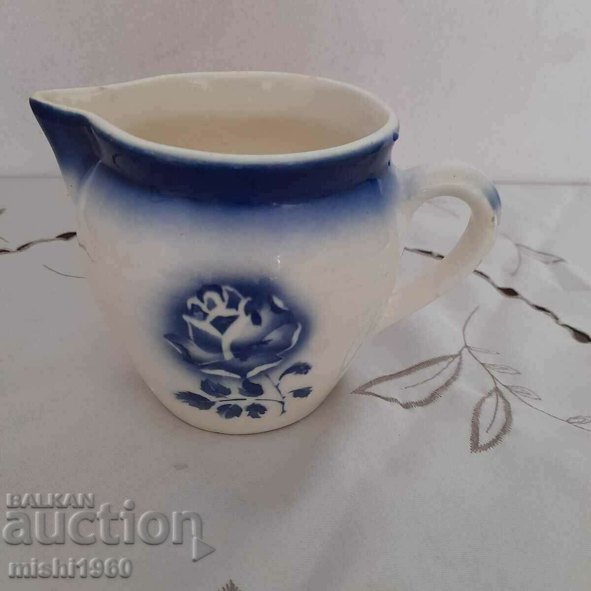 Porcelain saucer Porcelain saucer