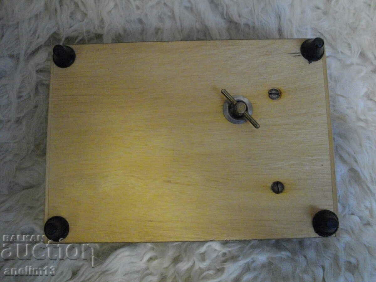 OLD JEWELRY MUSIC BOX - 6 OLD JEWELRY MUSIC BOX - 6