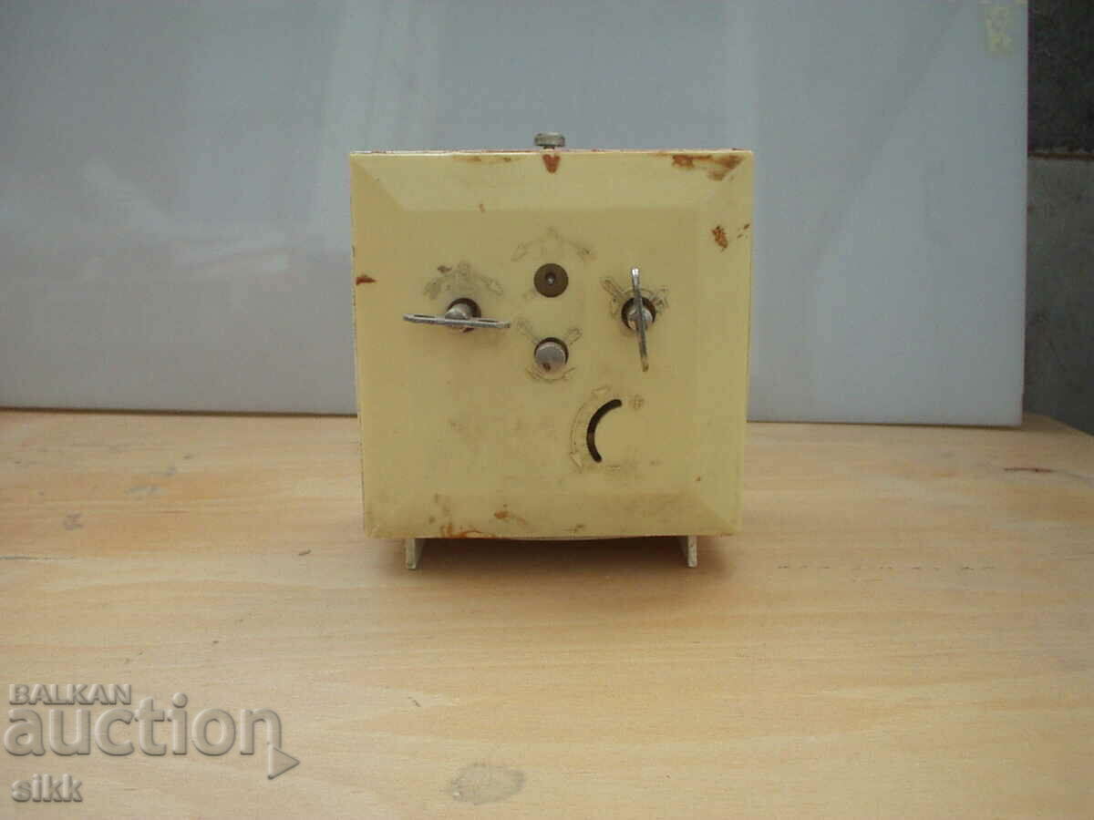 Sewanee alarm clock with price 10.00 BGN | € 5.11 Sewanee alarm clock with price 10.00 BGN | € 5.11