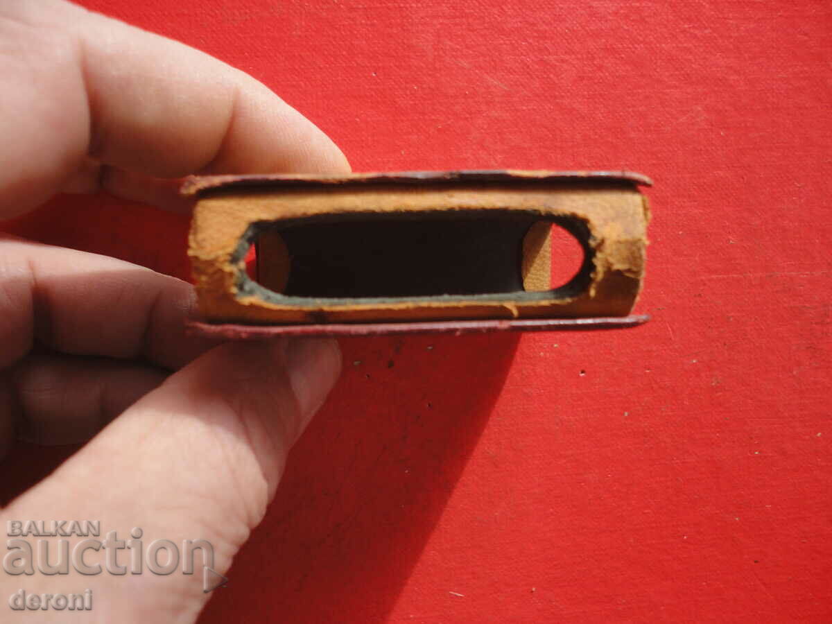 Auction Vintage leather matchbox match holder Auction Vintage leather matchbox match holder