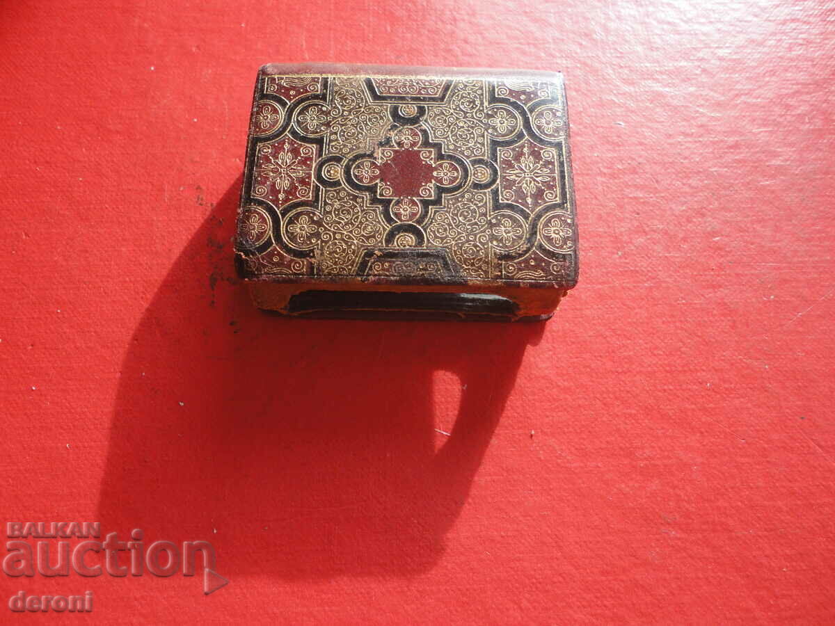 Vintage leather matchbox match holder - 7 Vintage leather matchbox match holder - 7
