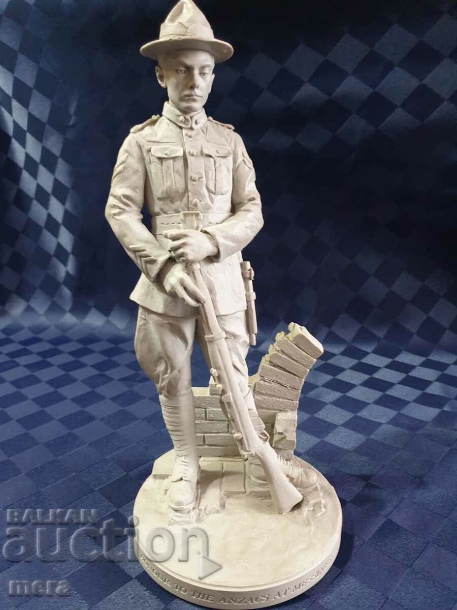 Fine sculpture of a New Zealand soldier