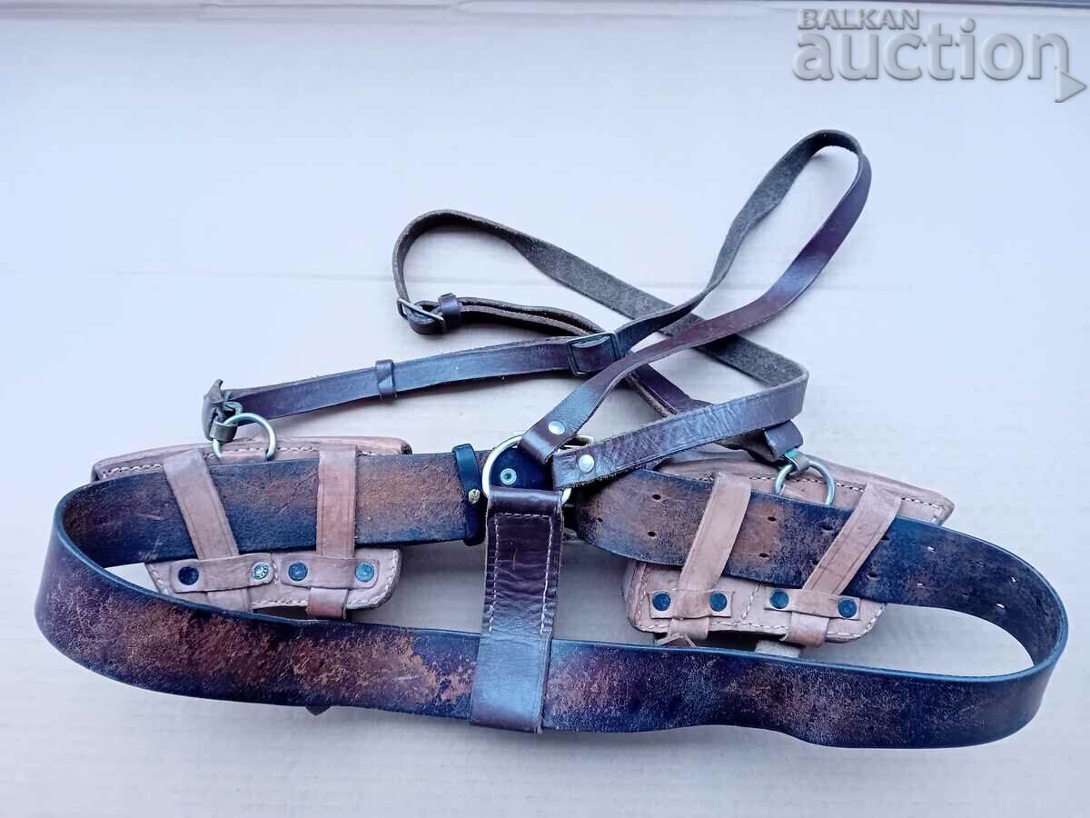 Auction WW2 WWII M95 Rifle Carbine Belt with Carriers and Flaps Auction WW2 WWII M95 Rifle Carbine Belt with Carriers and Flaps