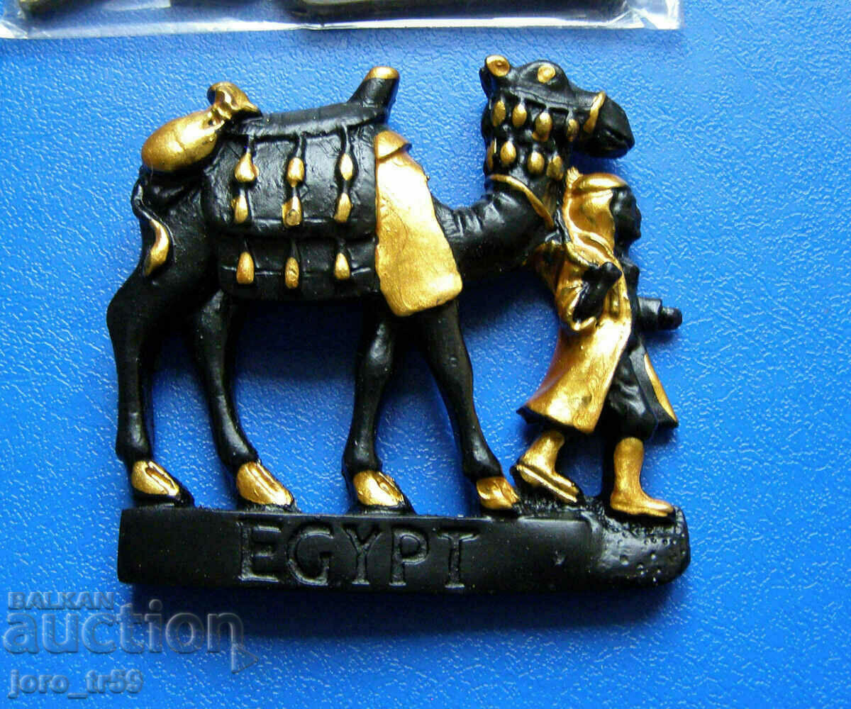 Auction Souvenirs Refrigerator magnets - 4 pieces Auction Souvenirs Refrigerator magnets - 4 pieces