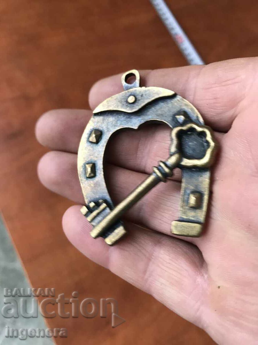 PENDANT METAL BRONZE BRASS HORSESHOE KEY LUCKY SOUVENIR with price 7.00 BGN | € 3.58 PENDANT METAL BRONZE BRASS HORSESHOE KEY LUCKY SOUVENIR with price 7.00 BGN | € 3.58
