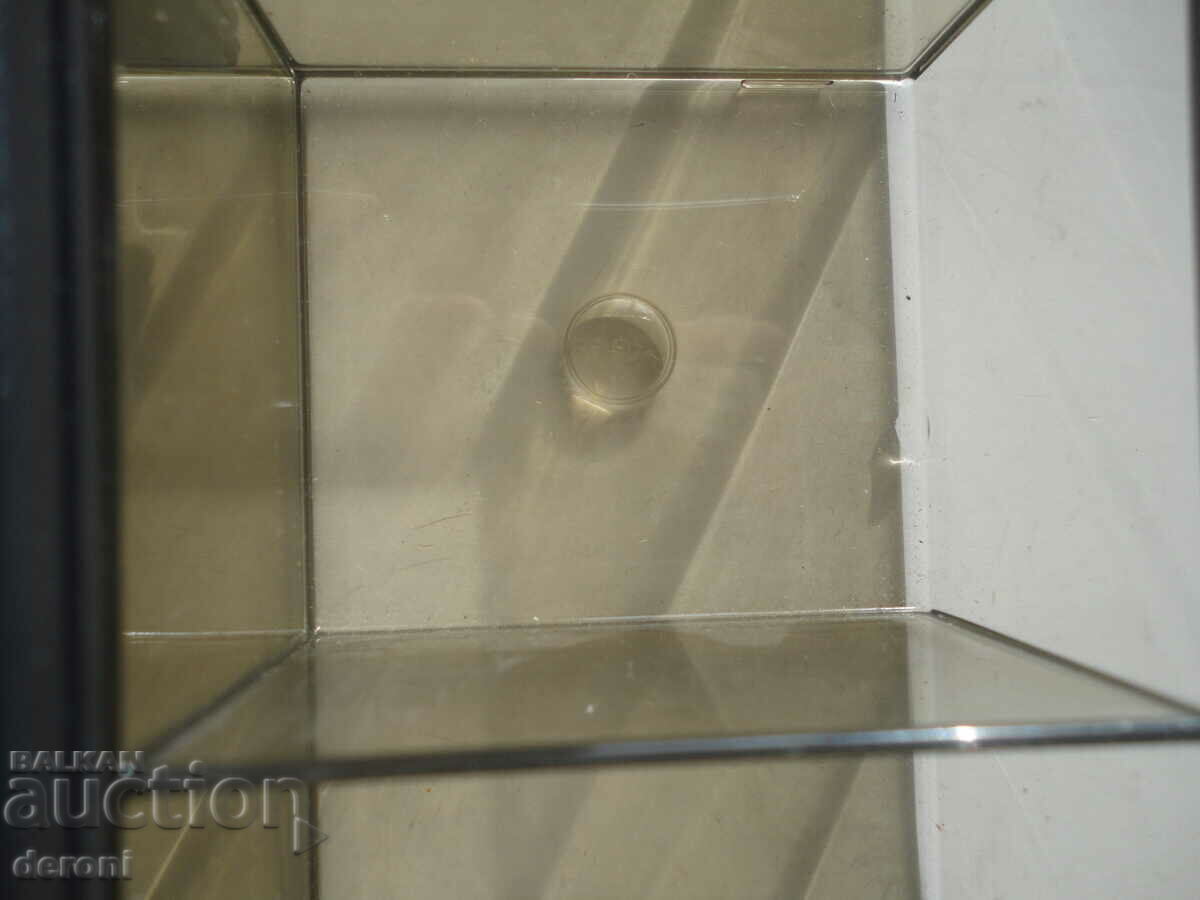 Delivery of Amazing jewelry box with mirror and magnifying glass Delivery of Amazing jewelry box with mirror and magnifying glass