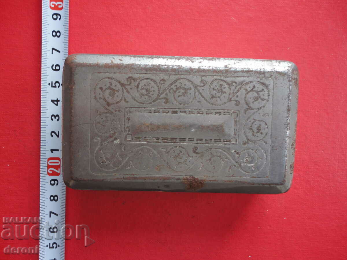 Vintage army tobacco box with price 25.00 BGN | € 12.78 Vintage army tobacco box with price 25.00 BGN | € 12.78