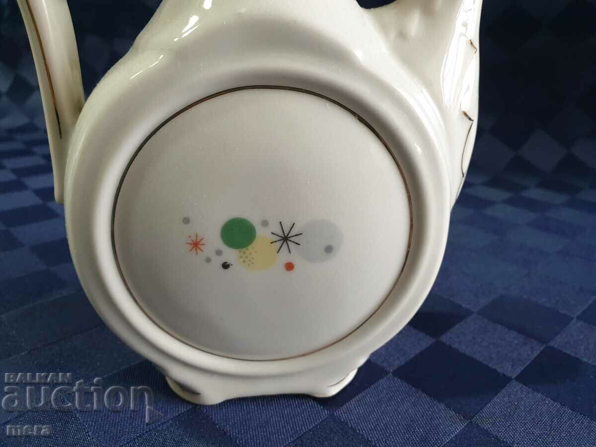 Πορσελάνινη κανάτα, pavur - "Kitka" - Novi Pazar με τιμή 55.00 BGN | € 28.12 Πορσελάνινη κανάτα, pavur - "Kitka" - Novi Pazar με τιμή 55.00 BGN | € 28.12