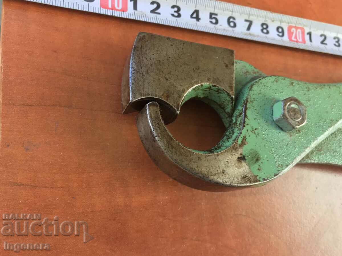 PLIERS ANTIQUE TIN TOOL SOUND WITH NO BACKLASH with price 48.00 BGN | € 24.54 PLIERS ANTIQUE TIN TOOL SOUND WITH NO BACKLASH with price 48.00 BGN | € 24.54