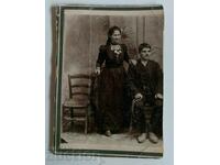 LATE 19TH CENTURY FAMILY PHOTOGRAPH CARDBOARD