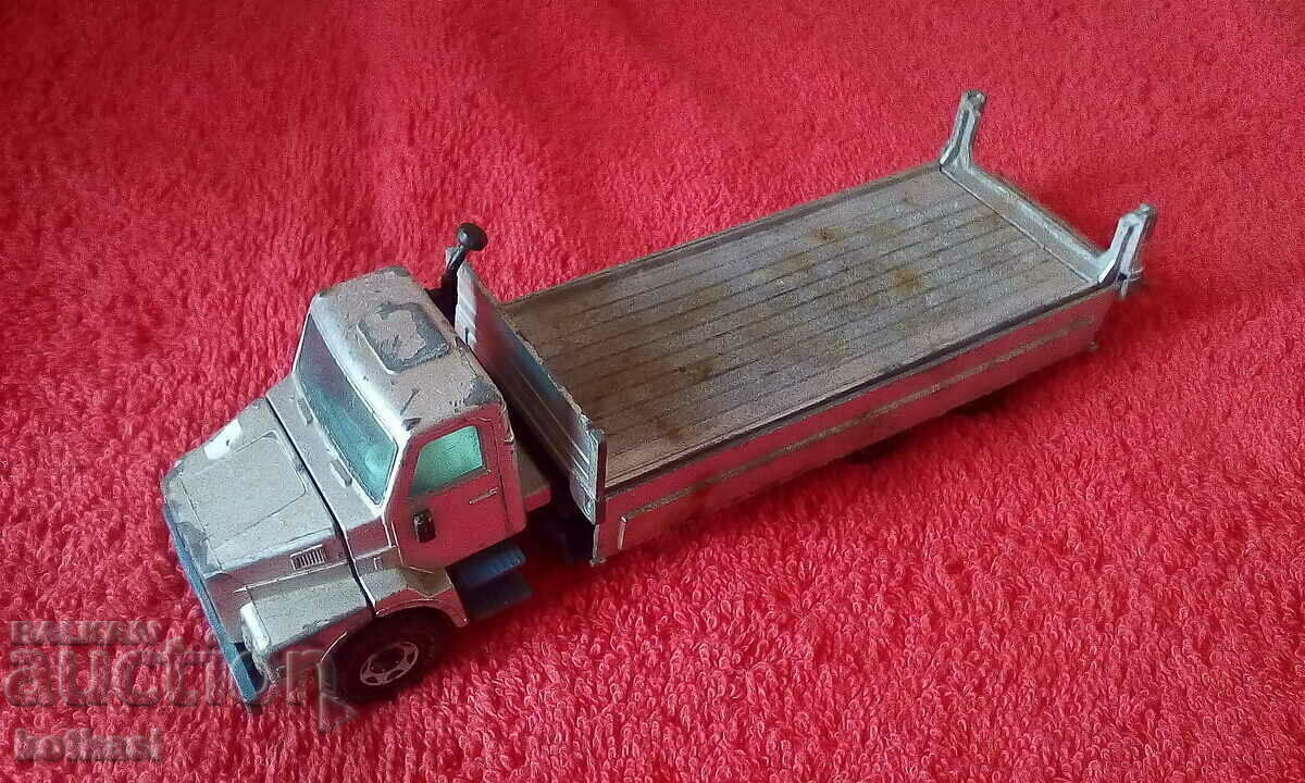 Small metal car model truck siku volvo 12 with price 25.50 BGN | € 13.04 Small metal car model truck siku volvo 12 with price 25.50 BGN | € 13.04