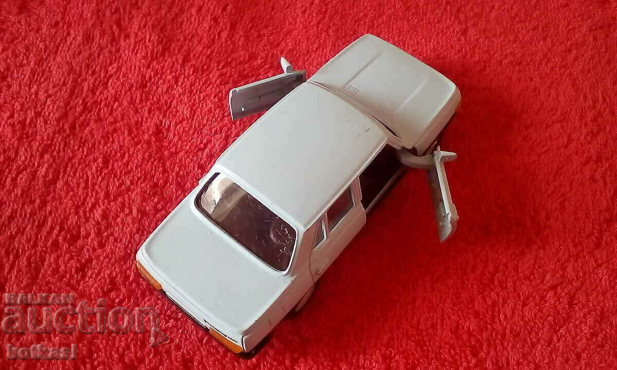 Small metal car model Wartburg cina opening doors with price 25.50 BGN | € 13.04 Small metal car model Wartburg cina opening doors with price 25.50 BGN | € 13.04