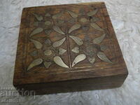 OLD WOODEN JEWELRY BOX
