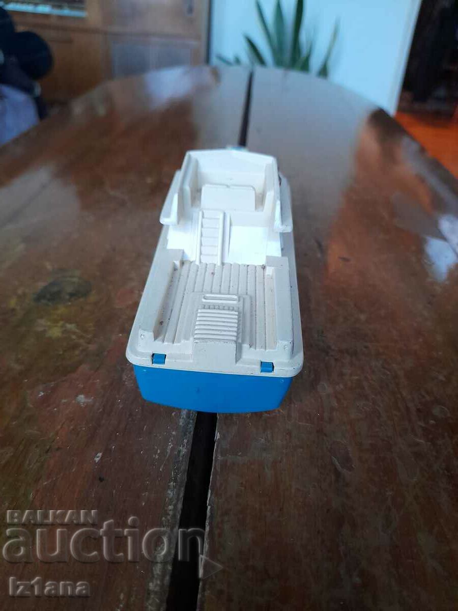 Delivery of Old toy boat, speedboat Delivery of Old toy boat, speedboat