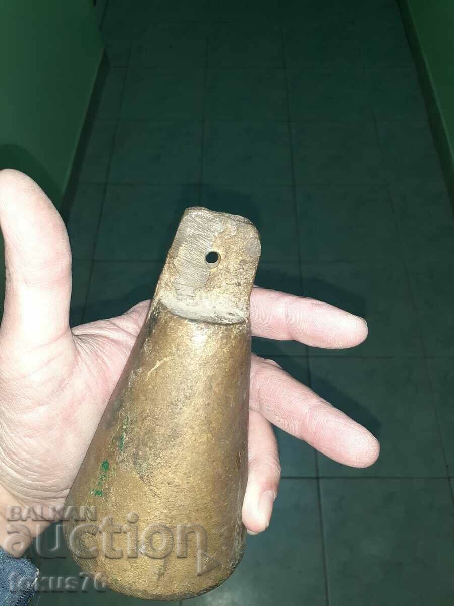 Ένα μεγάλο χάλκινο κουδούνι chan χτυπά ένα κουδούνι - 6 Ένα μεγάλο χάλκινο κουδούνι chan χτυπά ένα κουδούνι - 6