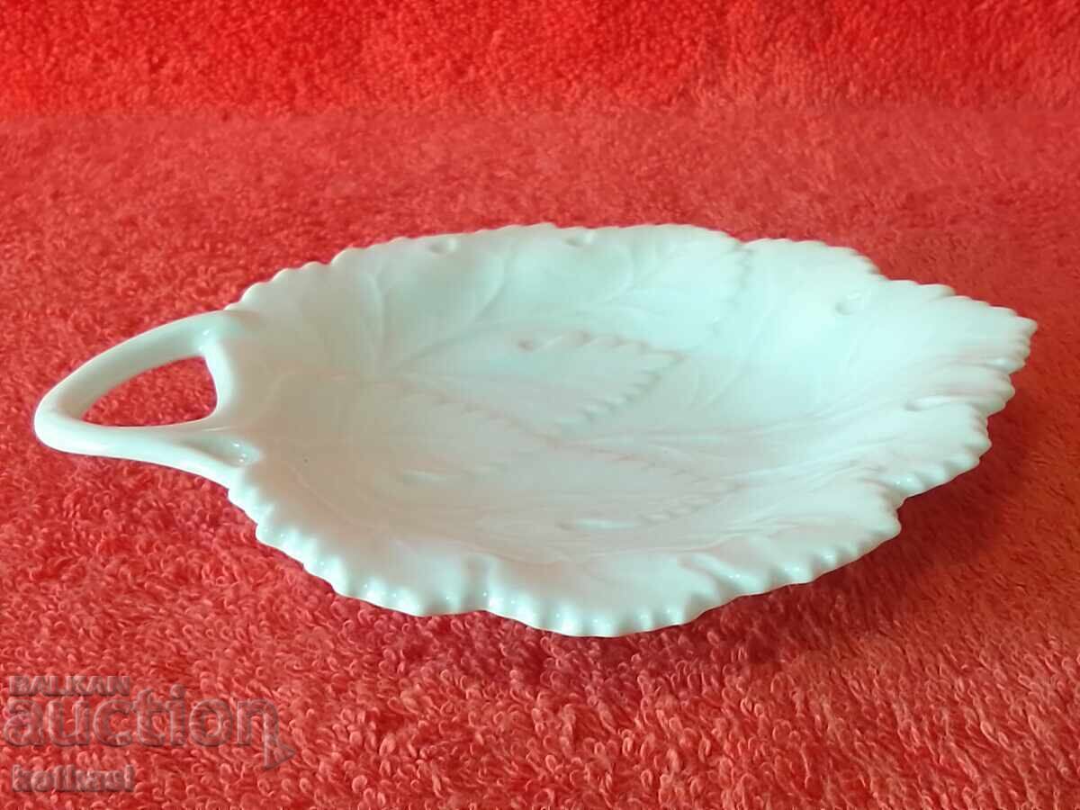 Old porcelain bowl plate figure leaf Furstenberg F with price 25.50 BGN | € 13.04 Old porcelain bowl plate figure leaf Furstenberg F with price 25.50 BGN | € 13.04