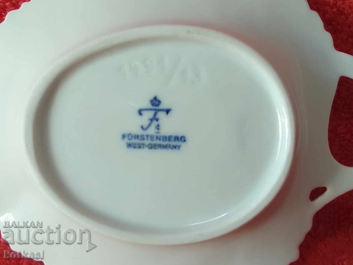 Old porcelain bowl plate figure leaf Furstenberg F - 6 Old porcelain bowl plate figure leaf Furstenberg F - 6