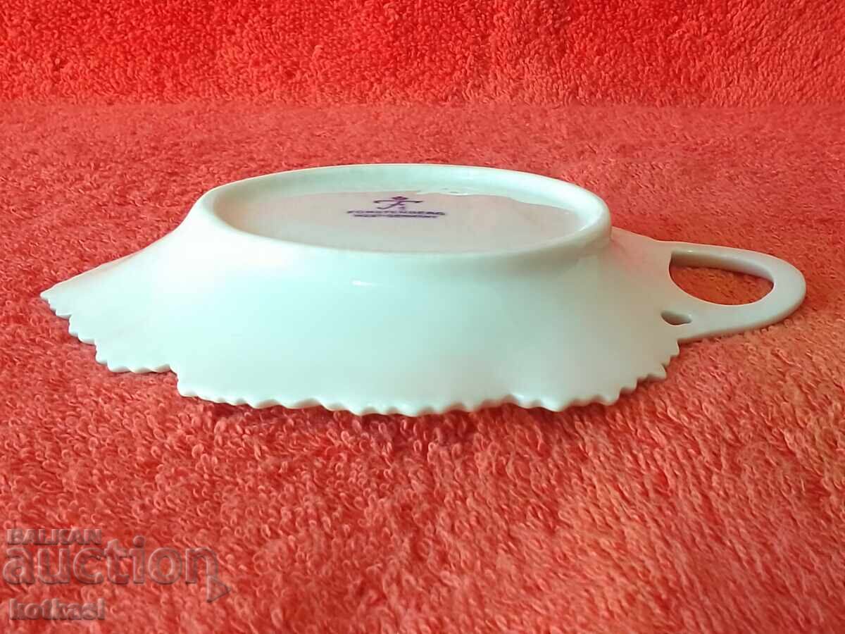 Old porcelain bowl plate figure leaf Furstenberg F - 7 Old porcelain bowl plate figure leaf Furstenberg F - 7