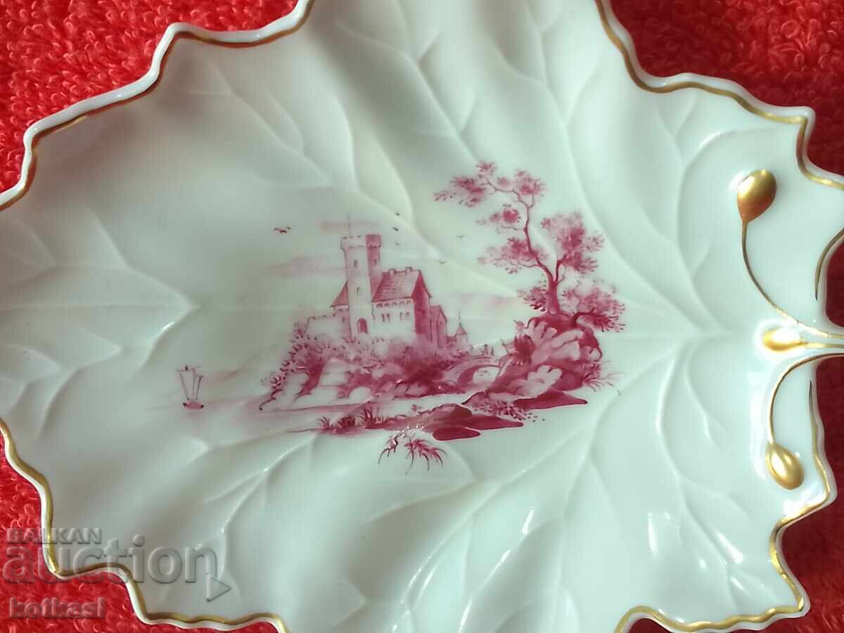 Old porcelain bowl figure leaf gilt castle with price 35.00 BGN | € 17.90 Old porcelain bowl figure leaf gilt castle with price 35.00 BGN | € 17.90