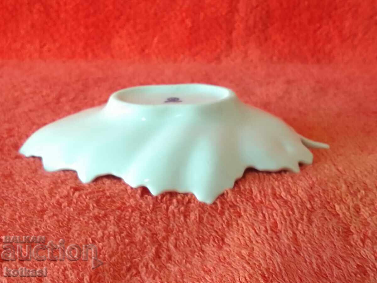 Old porcelain bowl figure leaf gilt castle - 7 Old porcelain bowl figure leaf gilt castle - 7