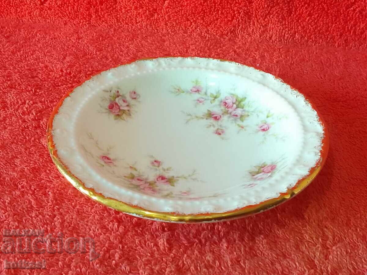 Auction Small Victoriana England gilt porcelain bowl plate Auction Small Victoriana England gilt porcelain bowl plate