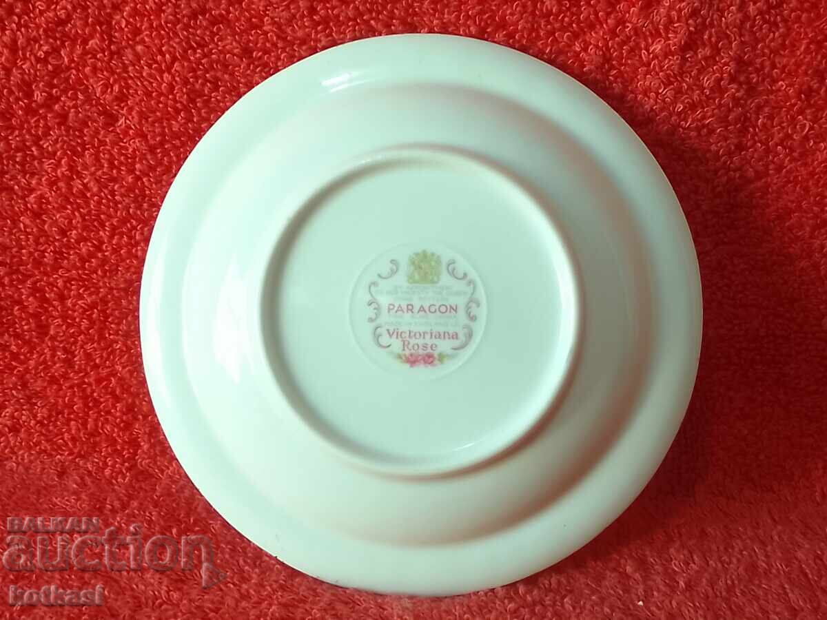 Delivery of Small Victoriana England gilt porcelain bowl plate Delivery of Small Victoriana England gilt porcelain bowl plate