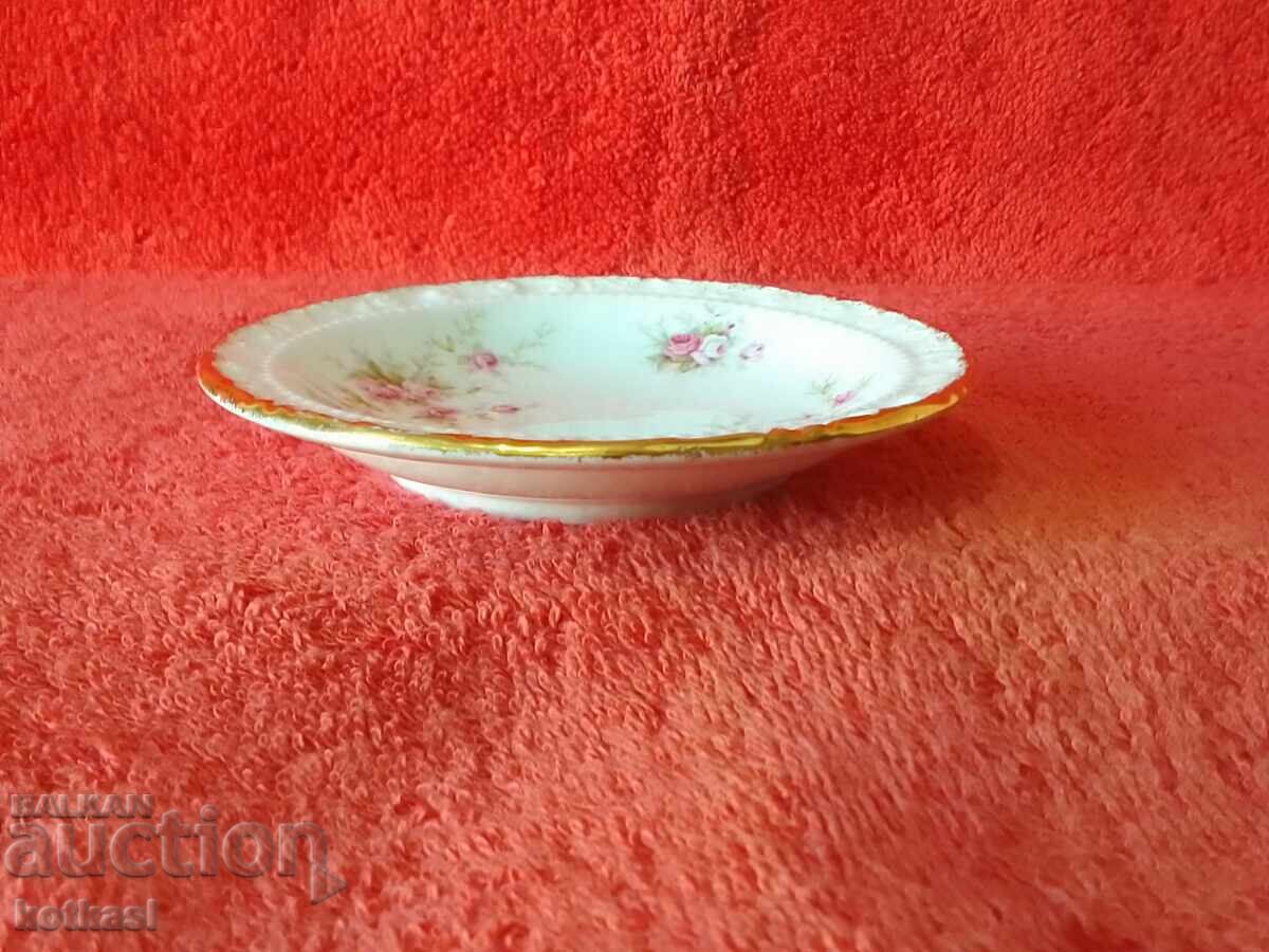 Small Victoriana England gilt porcelain bowl plate - 6 Small Victoriana England gilt porcelain bowl plate - 6