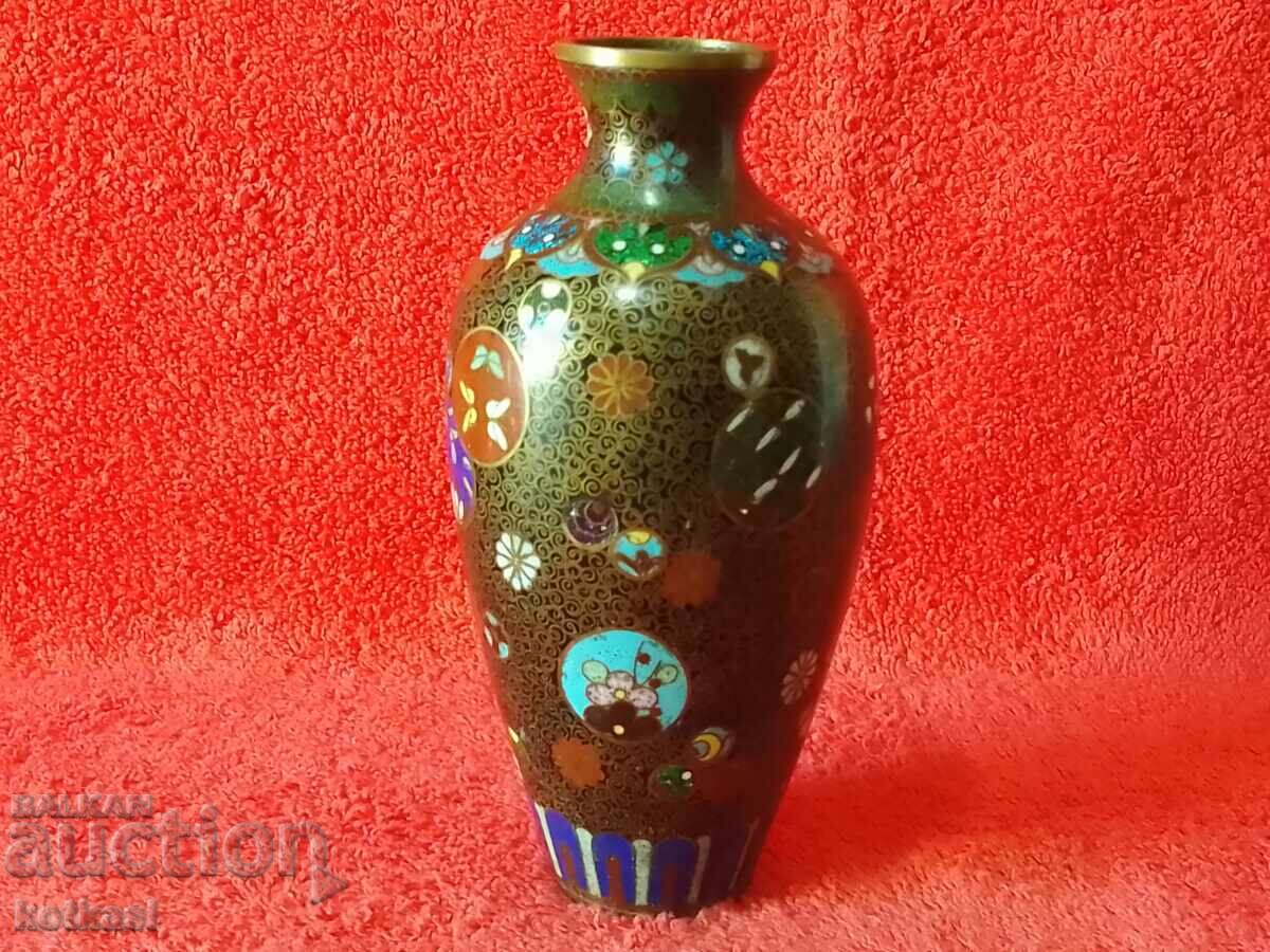 Old vase 15.5 cm cellular enamel cloisonne cloisonne Asia with price 185.50 BGN | € 94.84 Old vase 15.5 cm cellular enamel cloisonne cloisonne Asia with price 185.50 BGN | € 94.84