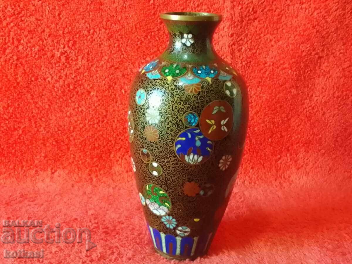 Auction Old vase 15.5 cm cellular enamel cloisonne cloisonne Asia Auction Old vase 15.5 cm cellular enamel cloisonne cloisonne Asia