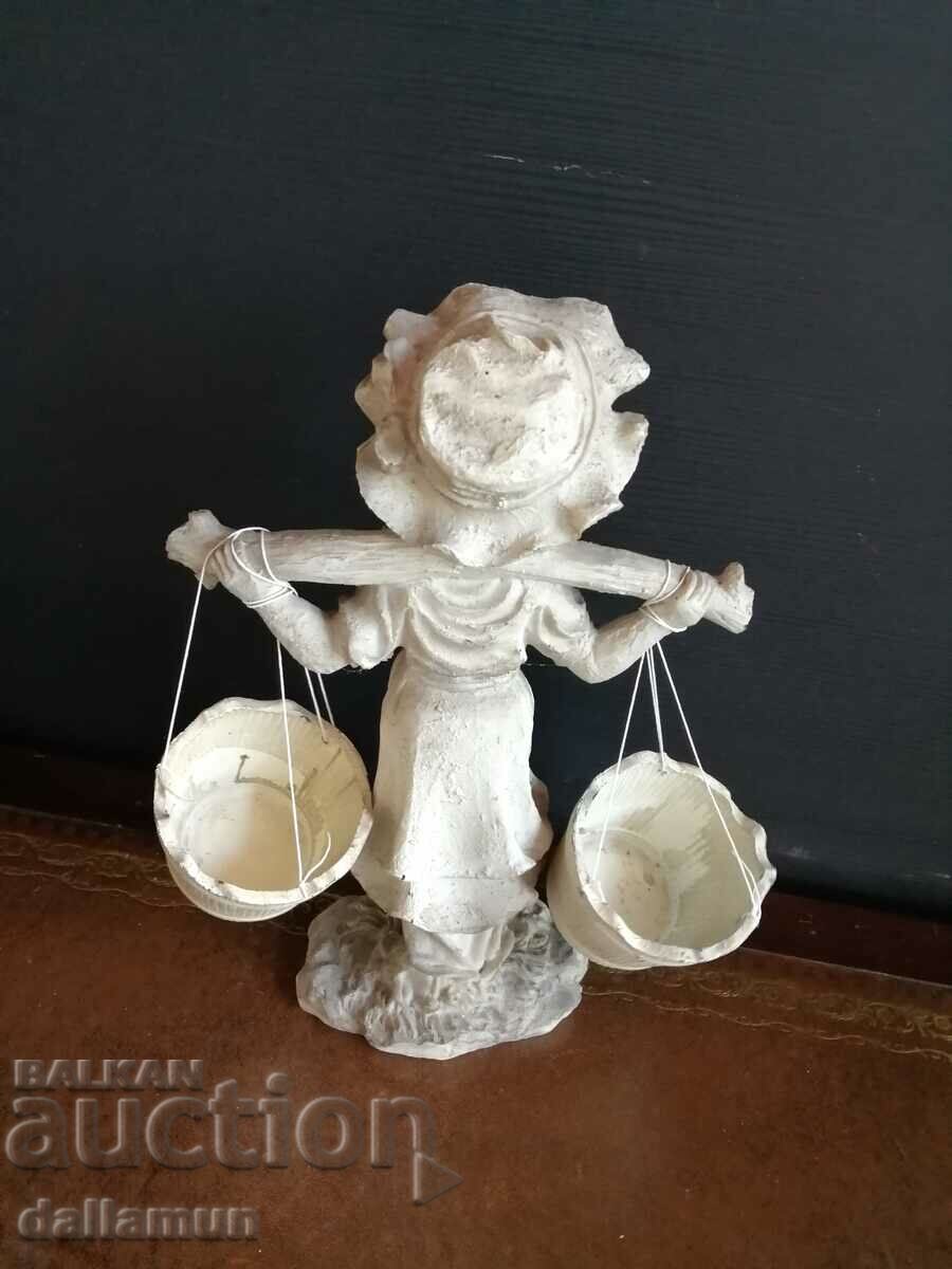 Delivery of an old statuette of the Virgin Mary Delivery of an old statuette of the Virgin Mary