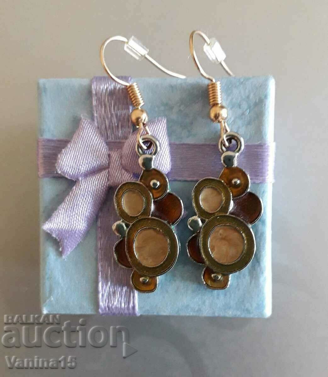 Imported dangle earrings with price 15.00 BGN | € 7.67 Imported dangle earrings with price 15.00 BGN | € 7.67