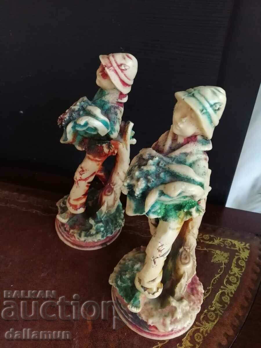 a pair of vintage vinyl figurines with price 25.00 BGN | € 12.78