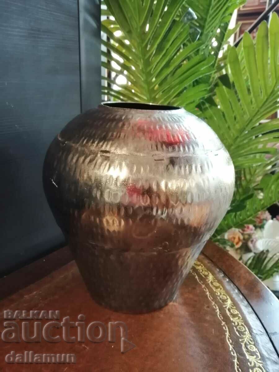 metal vase with price 18.00 BGN | € 9.20