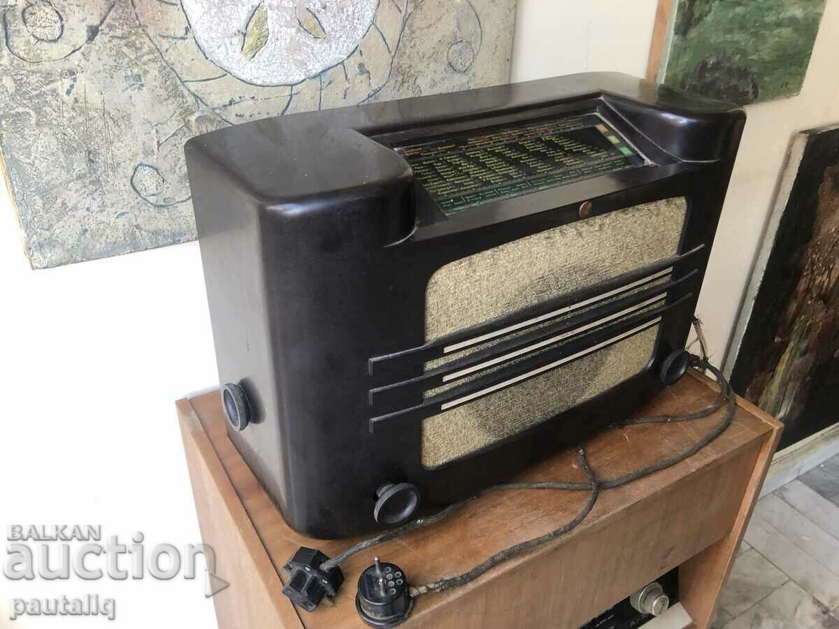 Auction OLD RADIO PHILIPS PERFECT 461 A Auction OLD RADIO PHILIPS PERFECT 461 A