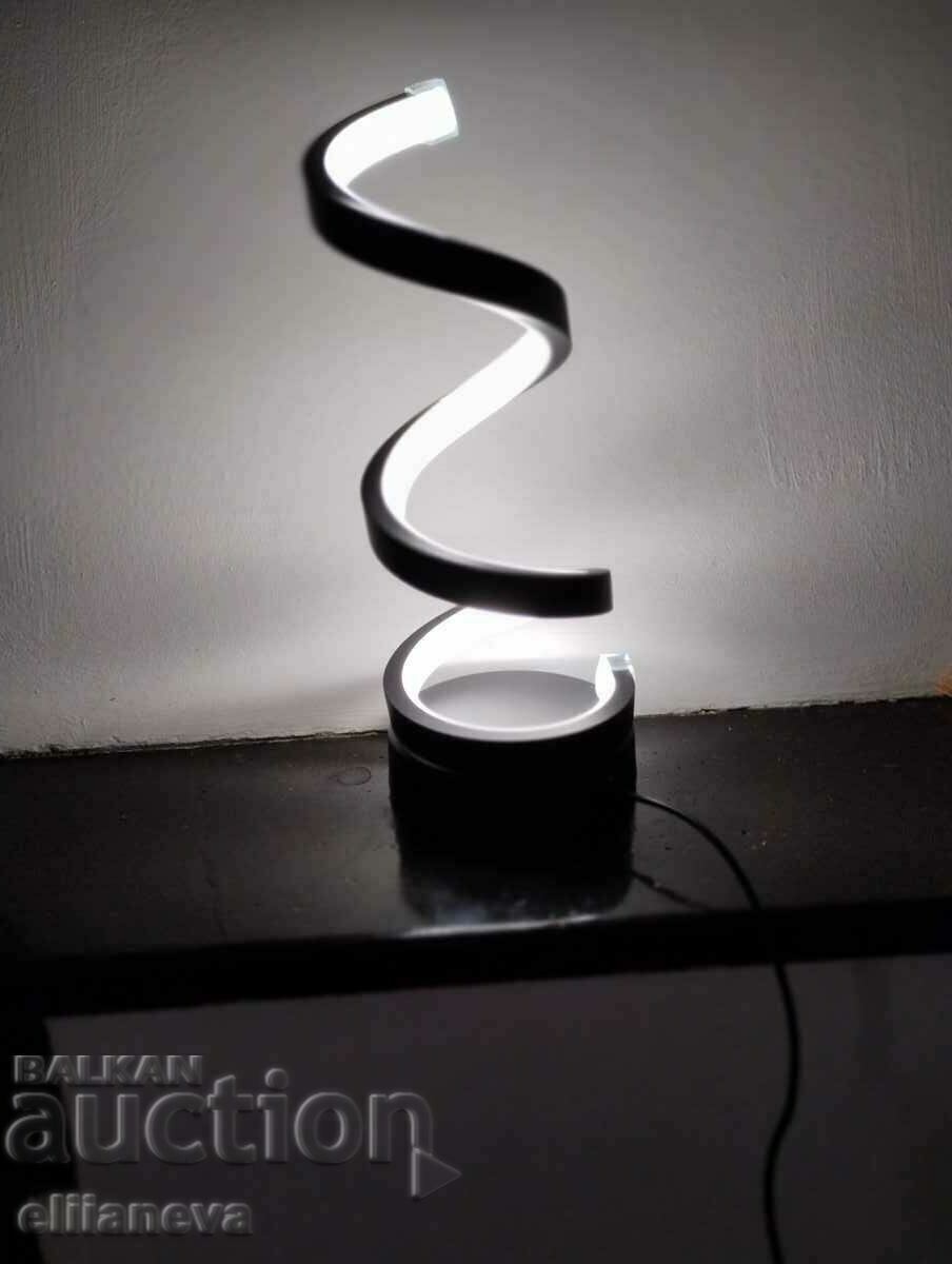 Lampa de noapte LED H=30cm cu preț 35.00 BGN | € 17.90 Lampa de noapte LED H=30cm cu preț 35.00 BGN | € 17.90