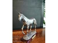 collectible horse figurine on a wooden stand 16/20 cm