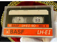 Casetă audio BASF LH-EI 90 cu Uriah Heep și Queen.
