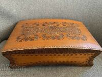 Beautiful wooden jewelry box-8