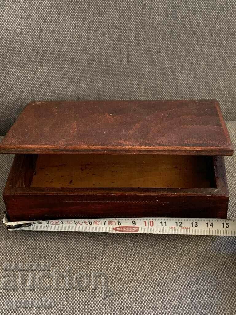 Auction  Old interesting bachelor, male box