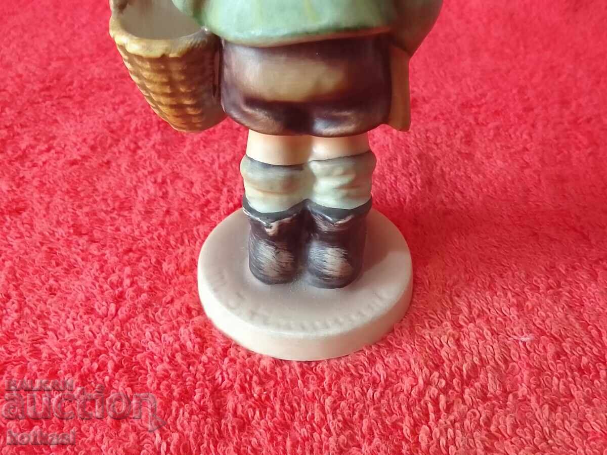 Delivery of Goebel Hummel old porcelain figure boy child Delivery of Goebel Hummel old porcelain figure boy child
