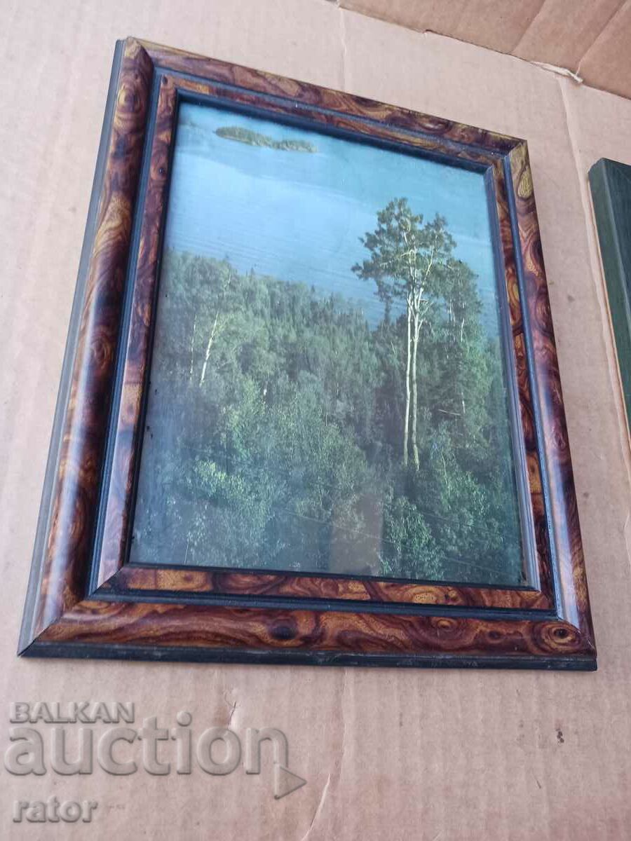 Delivery of Pictures with nice frames Delivery of Pictures with nice frames