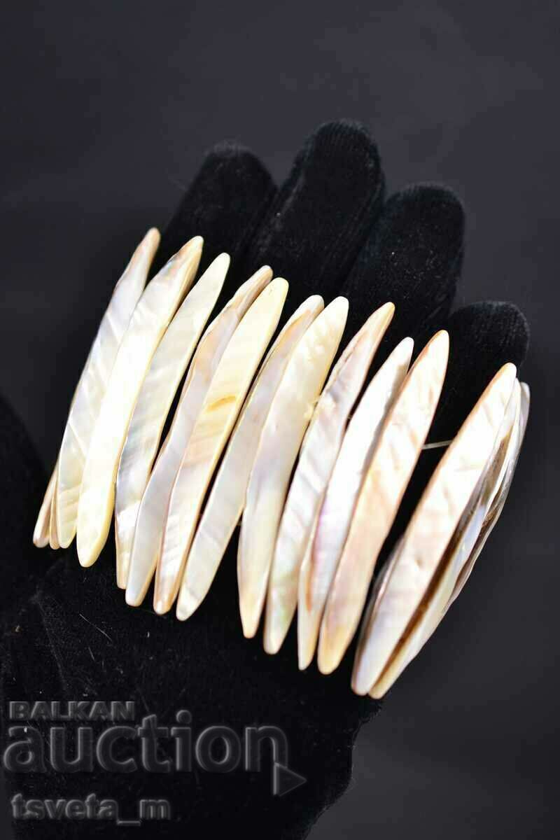 BRACELET mother-of-pearl 70 mm elastic band with price 7.00 BGN | € 3.58 BRACELET mother-of-pearl 70 mm elastic band with price 7.00 BGN | € 3.58
