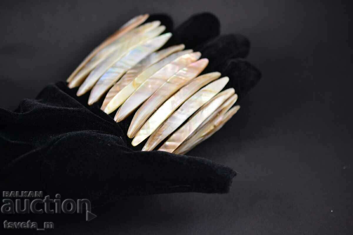 Auction BRACELET mother-of-pearl 70 mm elastic band Auction BRACELET mother-of-pearl 70 mm elastic band