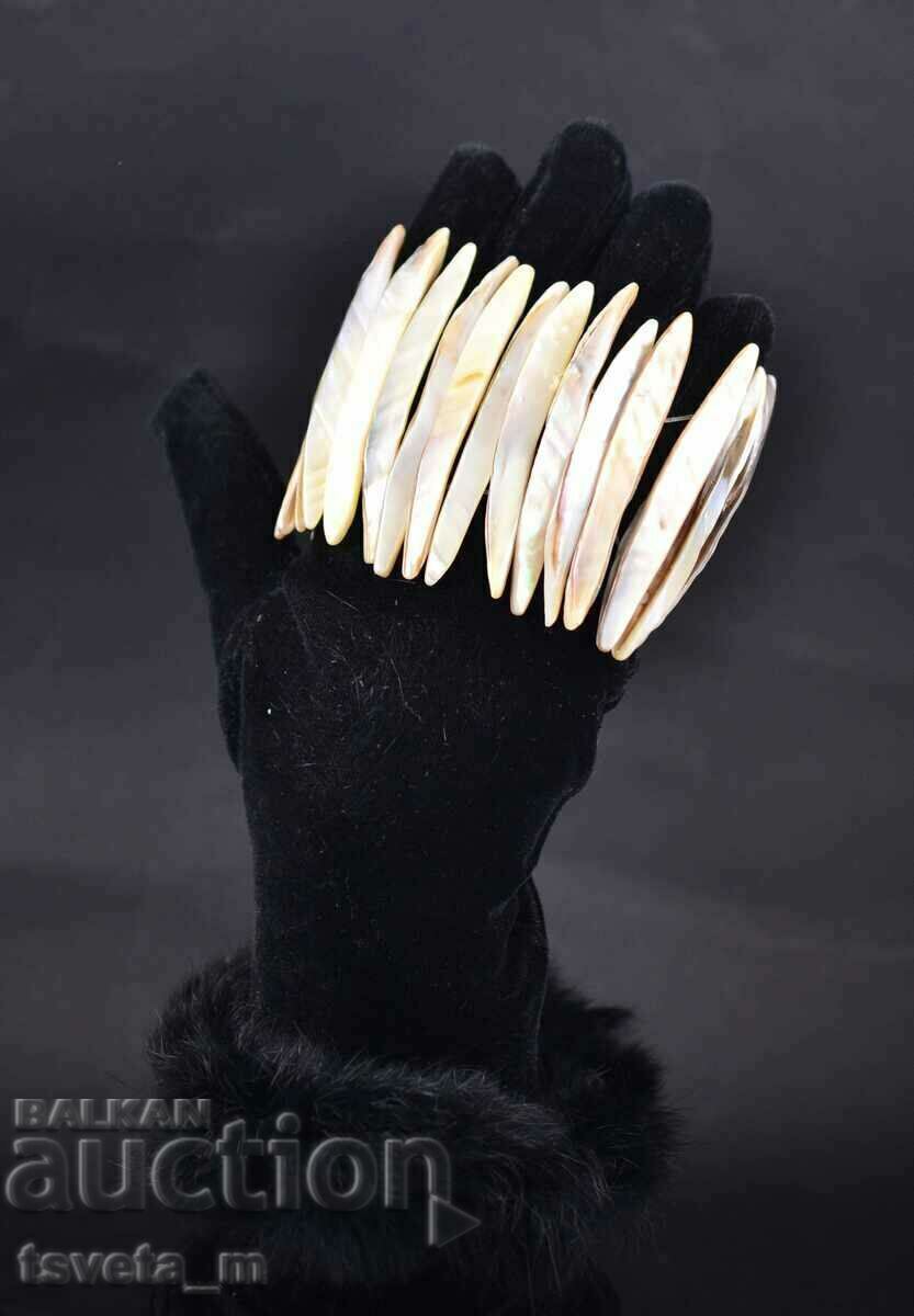 Delivery of BRACELET mother-of-pearl 70 mm elastic band Delivery of BRACELET mother-of-pearl 70 mm elastic band