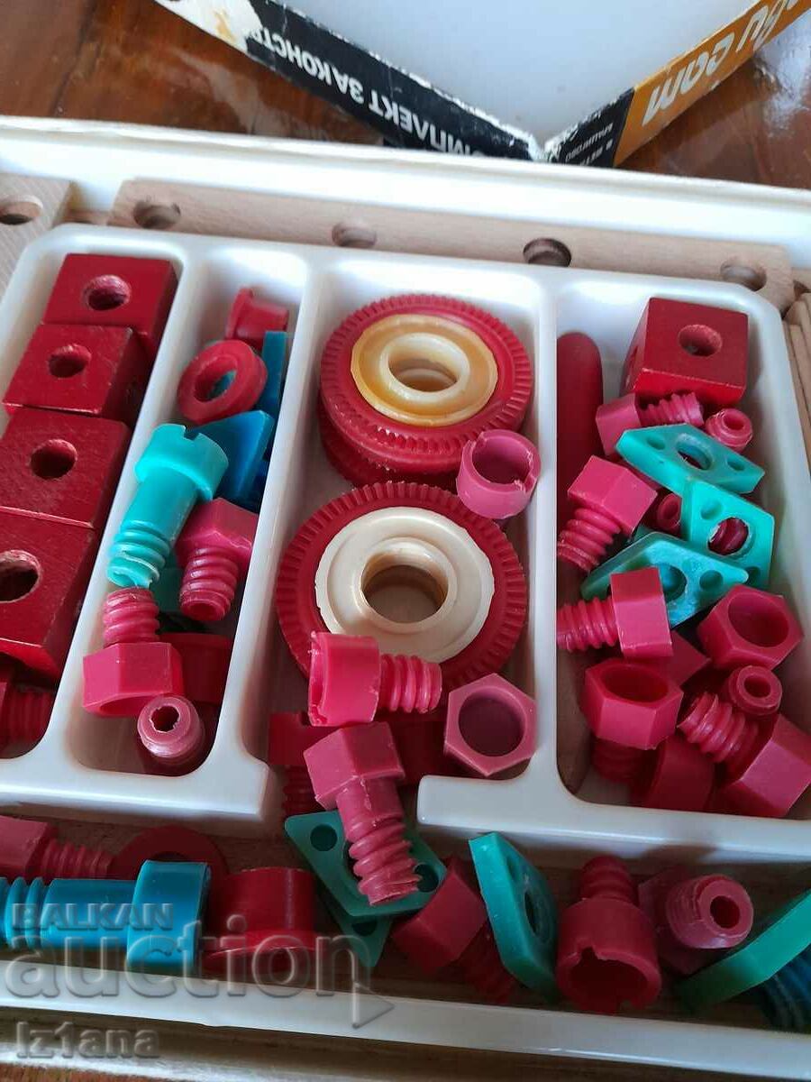 Delivery of Old wooden construction kit, constructor Delivery of Old wooden construction kit, constructor