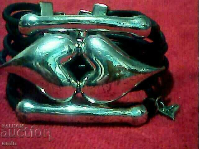 Δημοπρασία παλιό όμορφο δερμάτινο βραχιόλι επάργυρο πολύ βαρύ Δημοπρασία παλιό όμορφο δερμάτινο βραχιόλι επάργυρο πολύ βαρύ