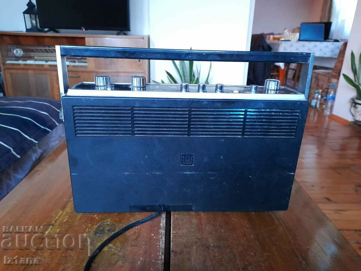 Auction  Old radio, Unitra Azymut radio receiver