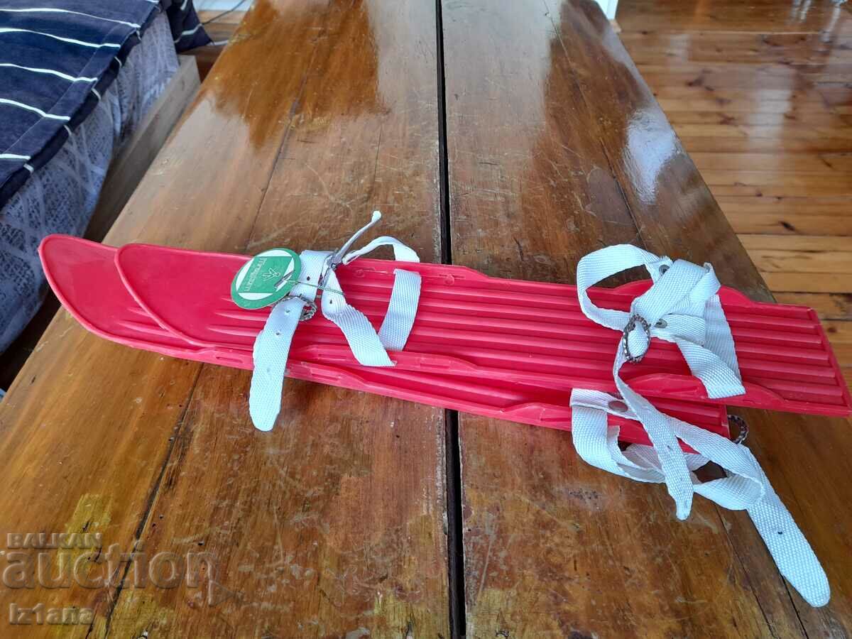 Livrarea Schiuri vechi pentru copii Mladost