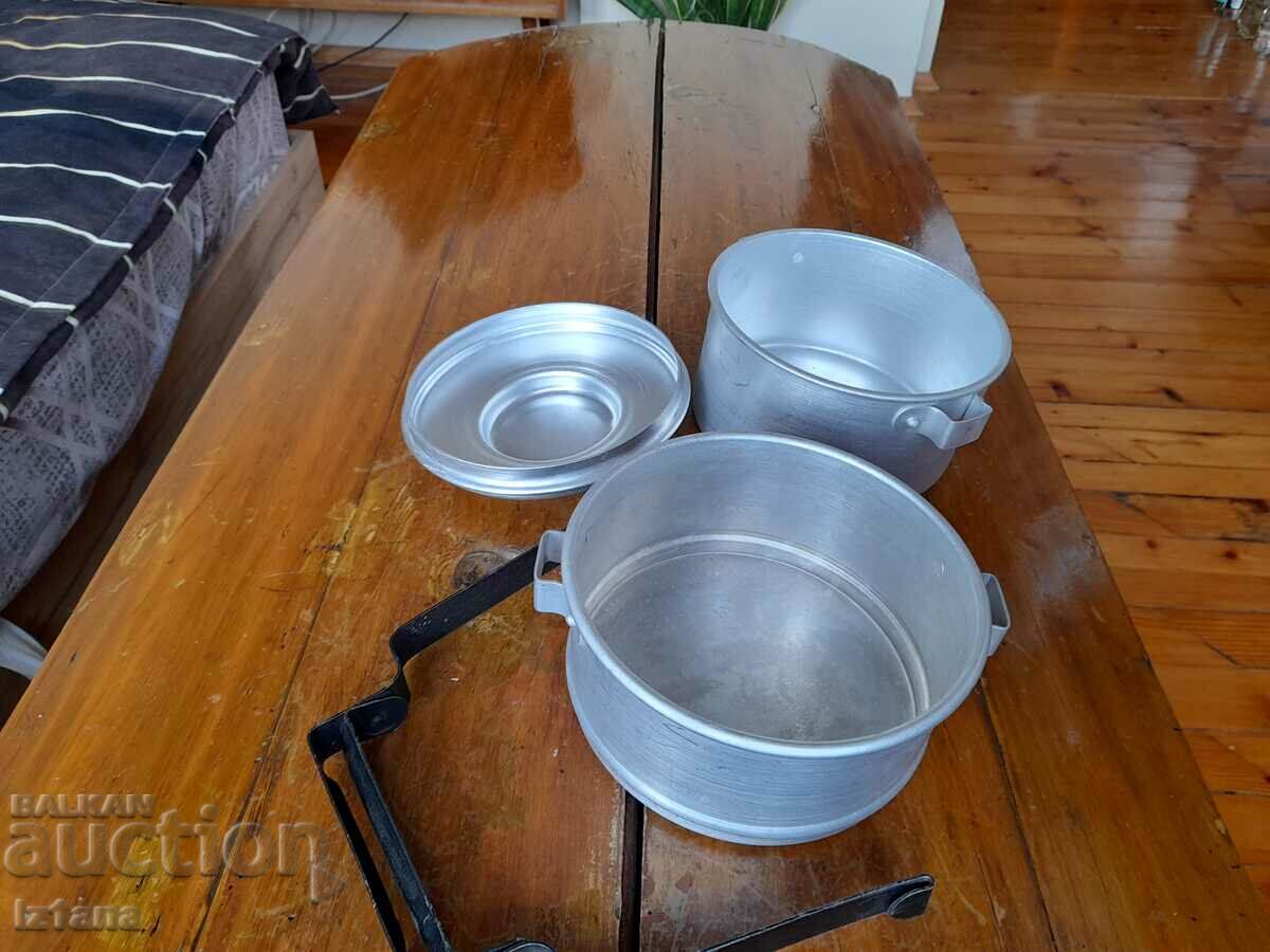 Auction  Old food containers